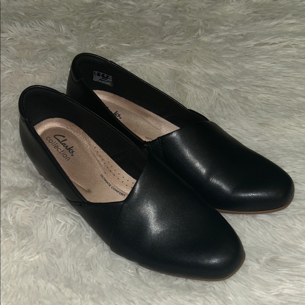 Clarks Women's Elegant Black Flats